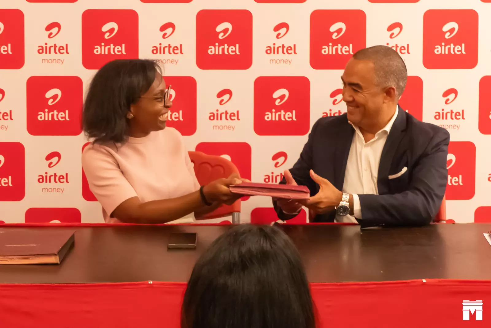 Signature d'une convention de partenariat entre ESCM Business School et Airtel Madagascar