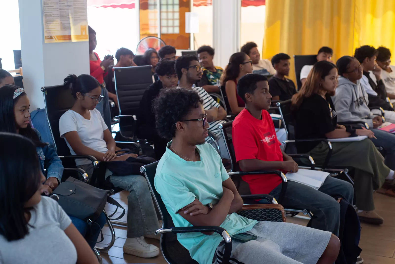 Atelier dynamique sur la prise de parole et leadership par Rindramalala Rakotonindrina la présidente de KARIERA.